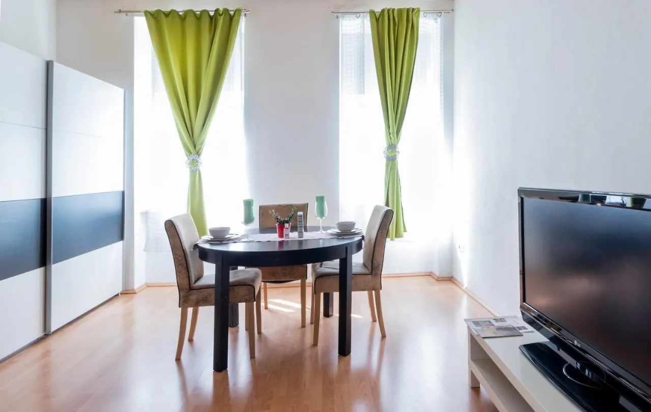 New & Central Marzstrasse City Apartment With Own Exit To The Inner Garden Vienna Austria